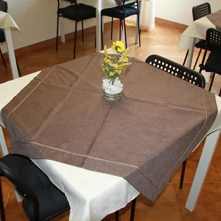 Alexander-room And Breakfast Couette-café