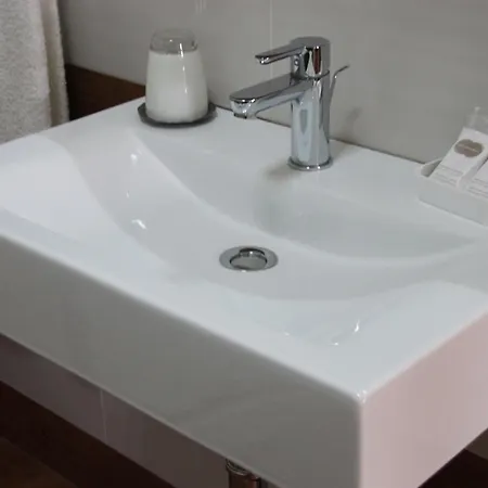 Couette-café Alexander-room And Breakfast 3*