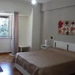 Alexander-room And Breakfast Couette-café 3*